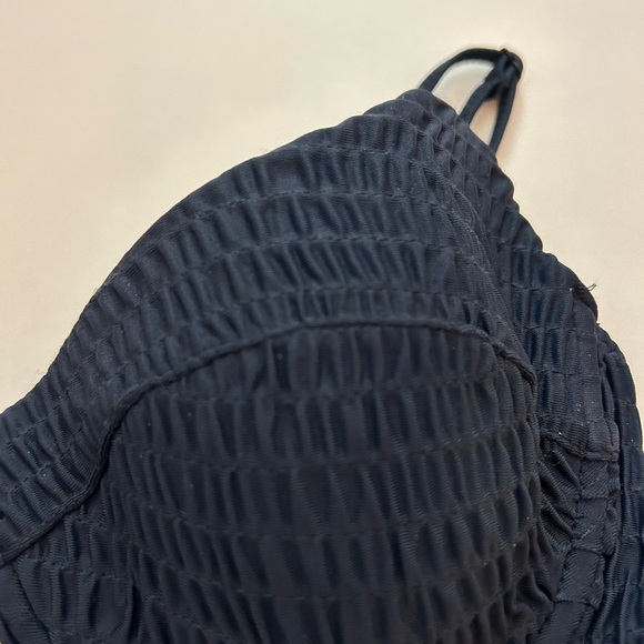 Triangle top - Picture 2 of 3